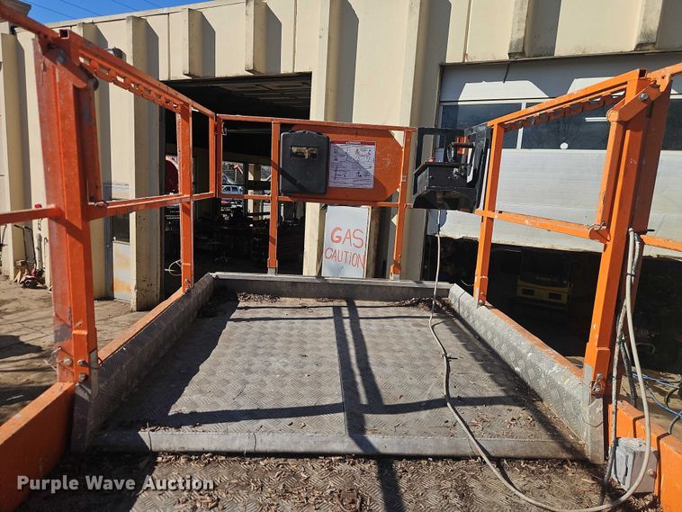 image for item EO7041 2016 Snorkel S3370RT scissor lift