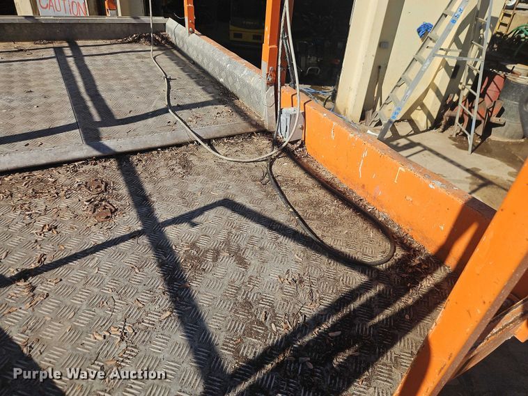 image for item EO7041 2016 Snorkel S3370RT scissor lift