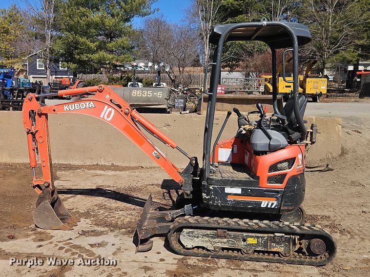 image for item EO7044 2019 Kubota U17 mini excavator