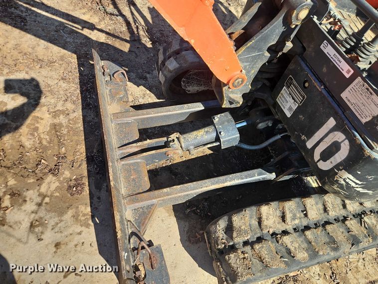 image for item EO7044 2019 Kubota U17 mini excavator