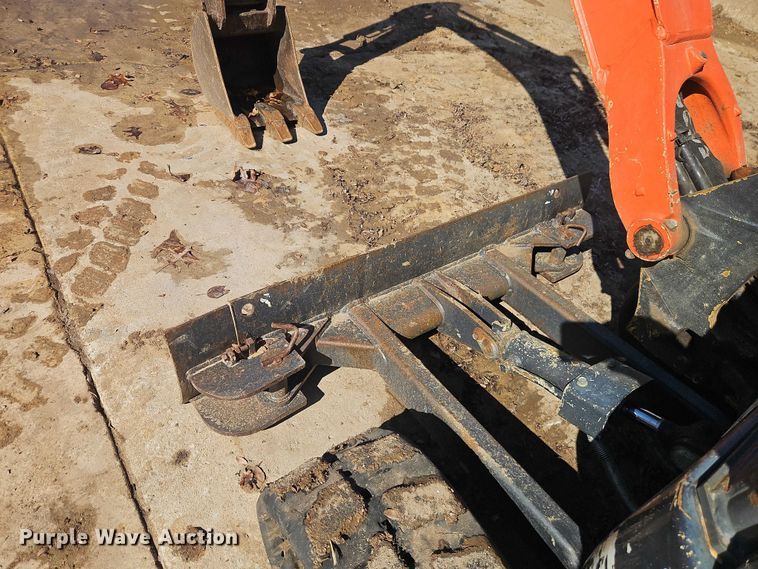 image for item EO7044 2019 Kubota U17 mini excavator