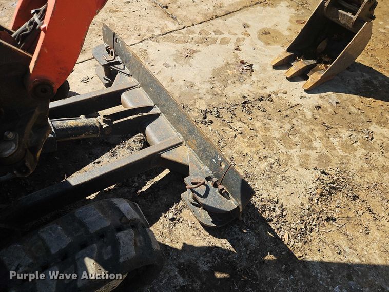 image for item EO7044 2019 Kubota U17 mini excavator