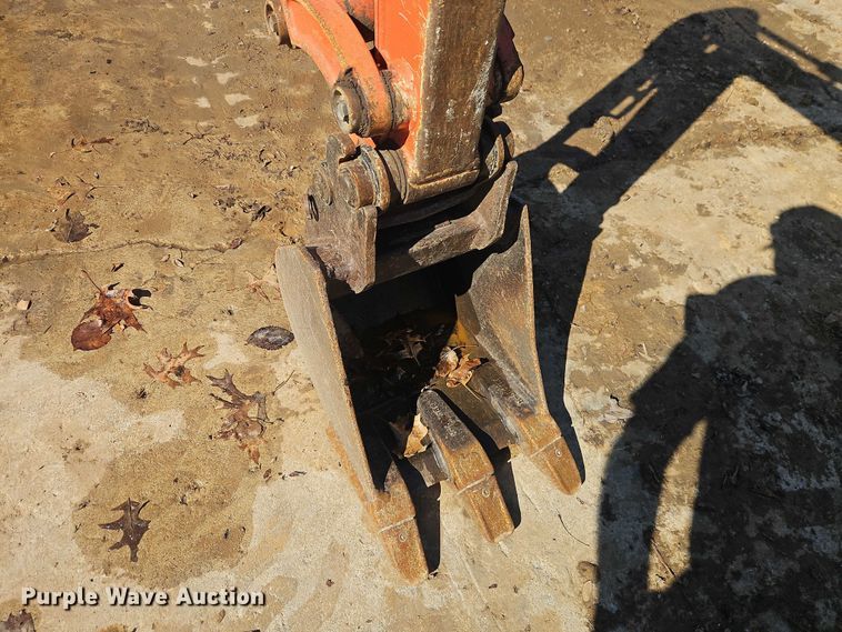 image for item EO7044 2019 Kubota U17 mini excavator