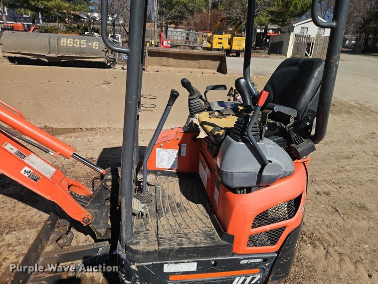 image for item EO7044 2019 Kubota U17 mini excavator