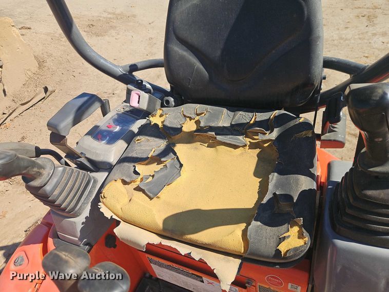 image for item EO7044 2019 Kubota U17 mini excavator