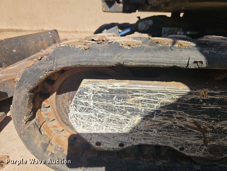 image for item EO7044 2019 Kubota U17 mini excavator