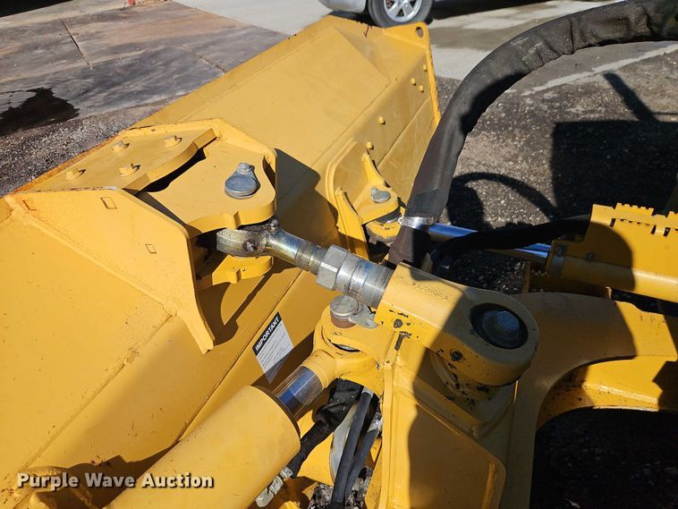 image for item EO7048 2008 John Deere 650J XLT dozer