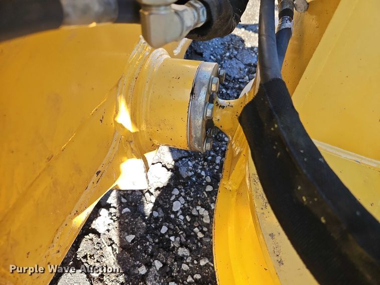 image for item EO7048 2008 John Deere 650J XLT dozer