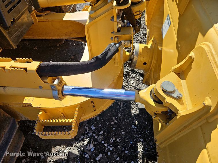 image for item EO7048 2008 John Deere 650J XLT dozer