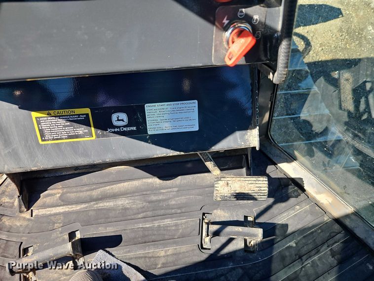 image for item EO7048 2008 John Deere 650J XLT dozer