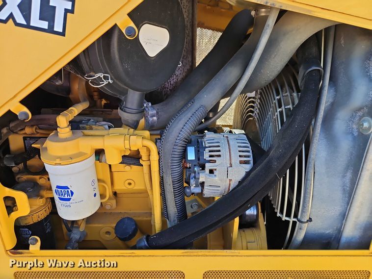 image for item EO7048 2008 John Deere 650J XLT dozer