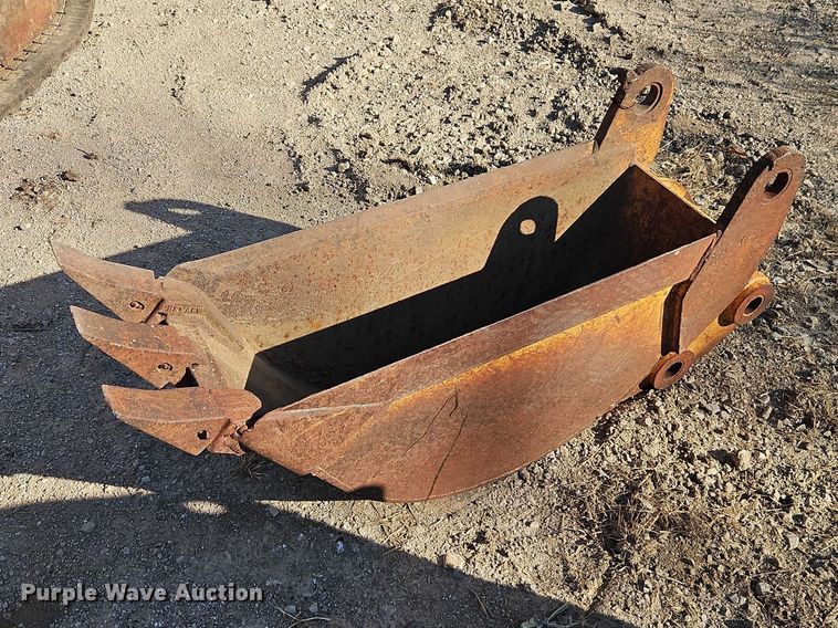 image for item EO7052 (2) backhoe buckets