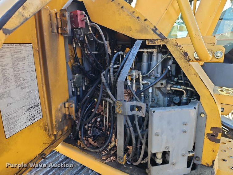 image for item EO7053 2007 John Deere 135C RTS excavator