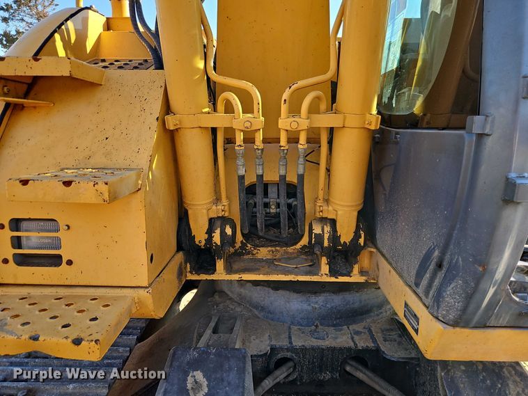 image for item EO7053 2007 John Deere 135C RTS excavator
