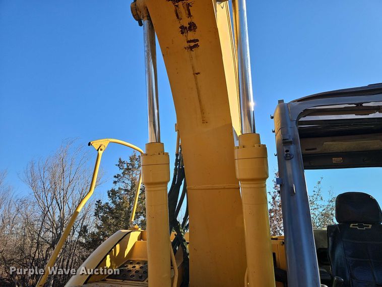 image for item EO7053 2007 John Deere 135C RTS excavator