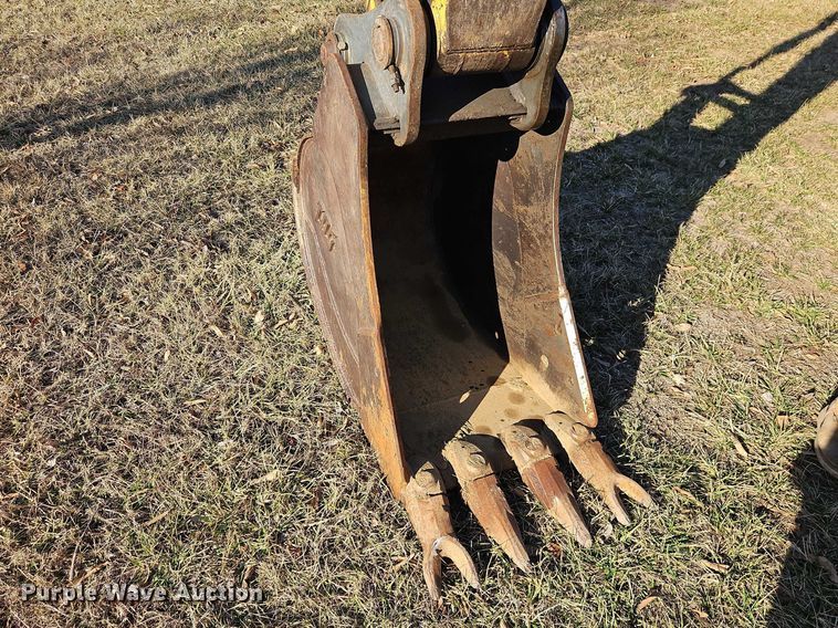 image for item EO7053 2007 John Deere 135C RTS excavator