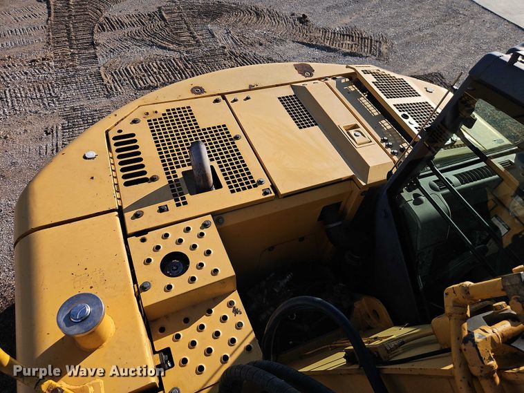 image for item EO7053 2007 John Deere 135C RTS excavator