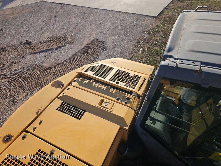 image for item EO7053 2007 John Deere 135C RTS excavator