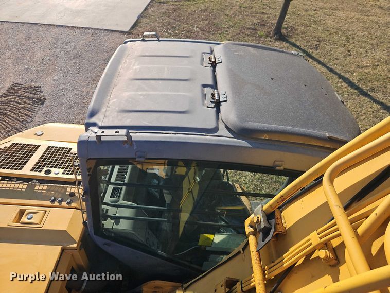 image for item EO7053 2007 John Deere 135C RTS excavator