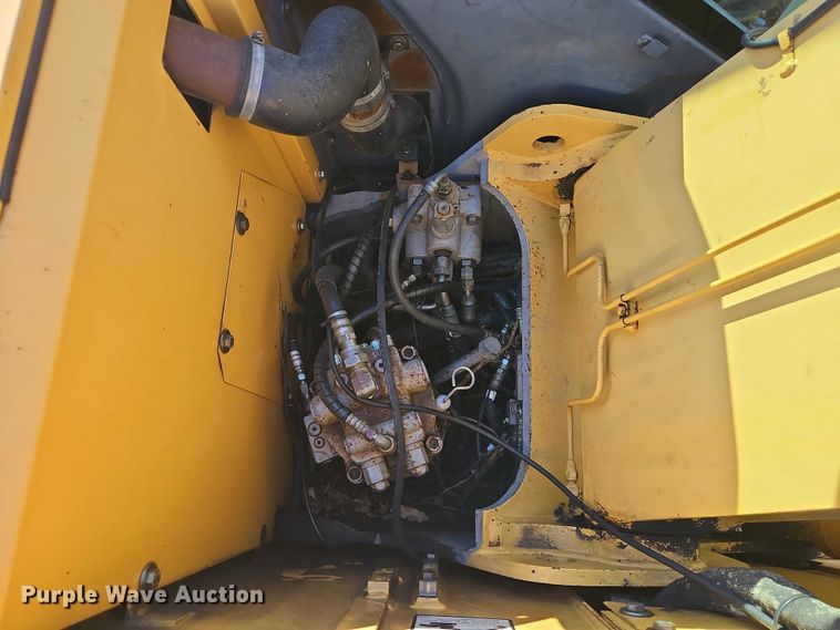 image for item EO7053 2007 John Deere 135C RTS excavator