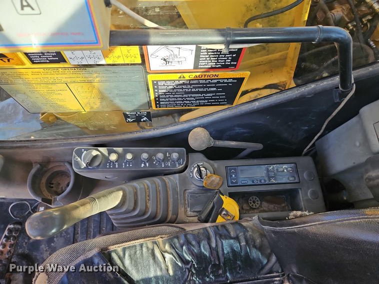 image for item EO7053 2007 John Deere 135C RTS excavator