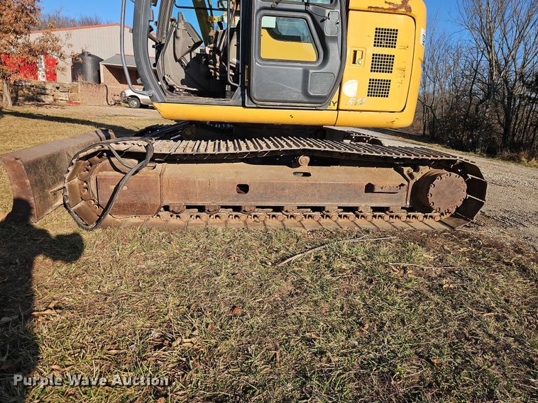 image for item EO7053 2007 John Deere 135C RTS excavator