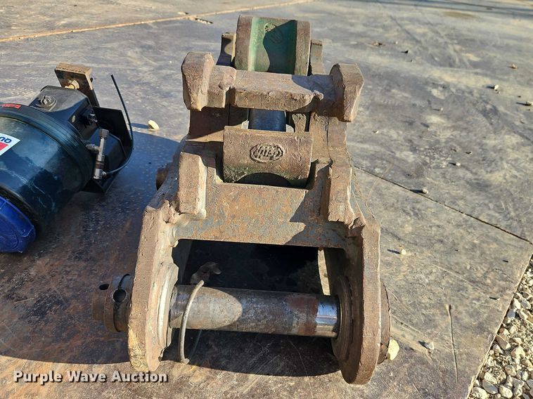 image for item EO7053 2007 John Deere 135C RTS excavator