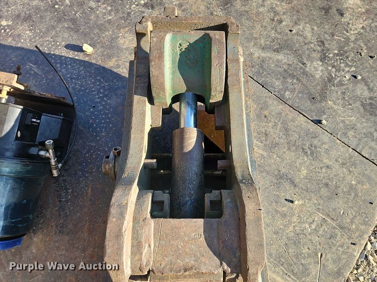 image for item EO7053 2007 John Deere 135C RTS excavator