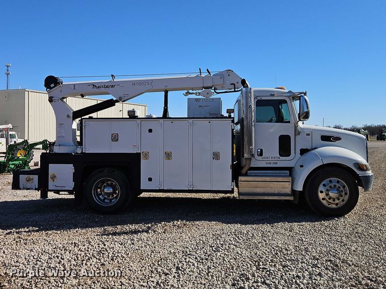 image for item EO7054 2019 Peterbilt 337 utility / service truck