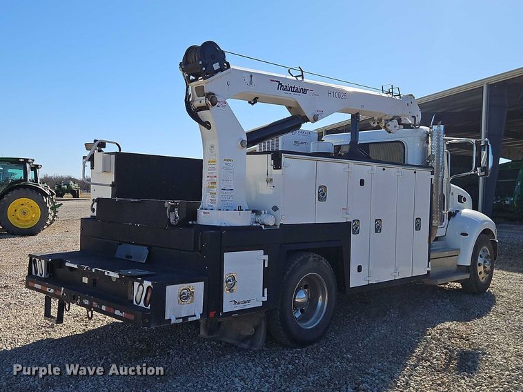 image for item EO7054 2019 Peterbilt 337 utility / service truck