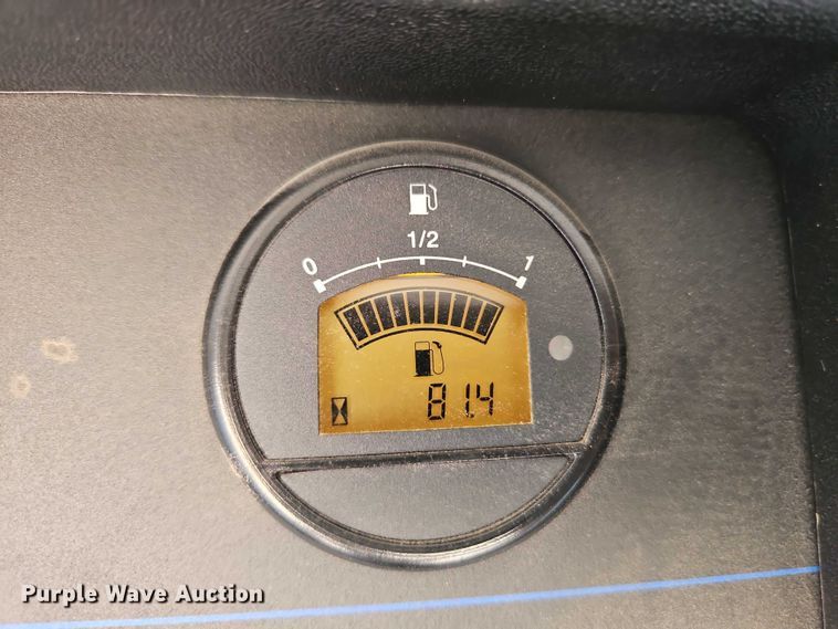 image for item EO7054 2019 Peterbilt 337 utility / service truck