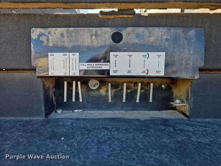 image for item EO7054 2019 Peterbilt 337 utility / service truck