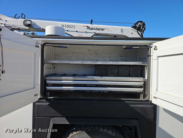 image for item EO7054 2019 Peterbilt 337 utility / service truck