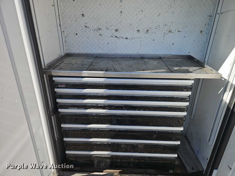 image for item EO7054 2019 Peterbilt 337 utility / service truck