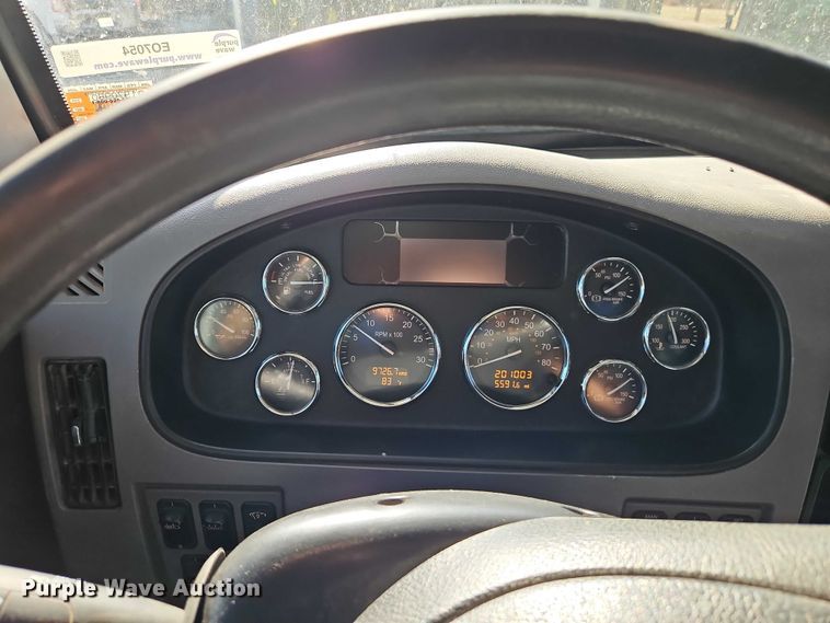 image for item EO7054 2019 Peterbilt 337 utility / service truck