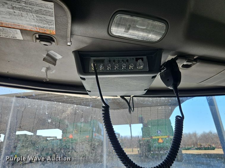 image for item EO7054 2019 Peterbilt 337 utility / service truck