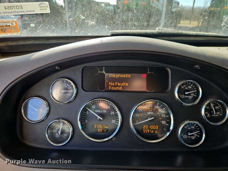 image for item EO7054 2019 Peterbilt 337 utility / service truck