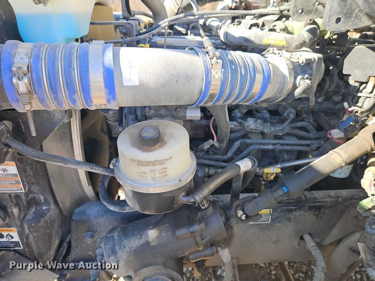 image for item EO7054 2019 Peterbilt 337 utility / service truck