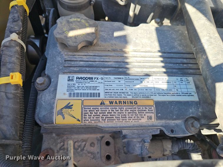 image for item EO7054 2019 Peterbilt 337 utility / service truck