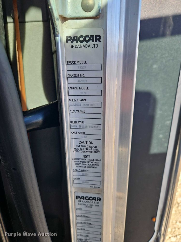 image for item EO7054 2019 Peterbilt 337 utility / service truck