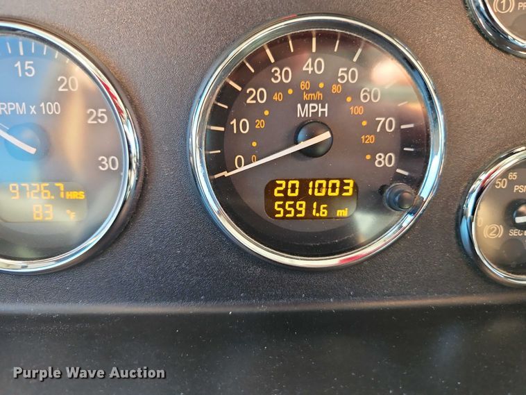 image for item EO7054 2019 Peterbilt 337 utility / service truck