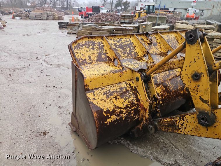 image for item EO7057 1973 Caterpillar 930 wheel loader