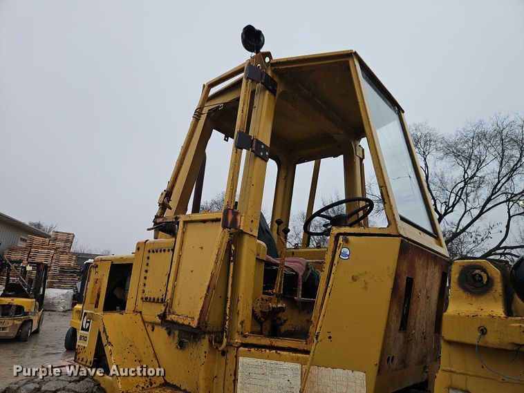 image for item EO7057 1973 Caterpillar 930 wheel loader