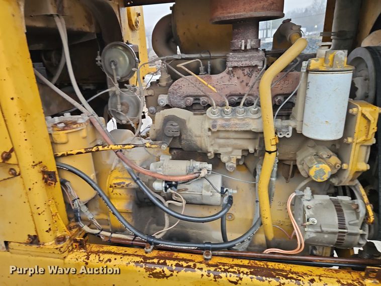 image for item EO7057 1973 Caterpillar 930 wheel loader