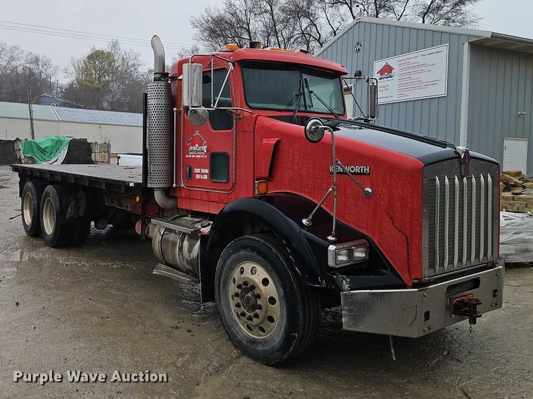 image for item EO7058 2006 Kenworth T800 flatbed truck