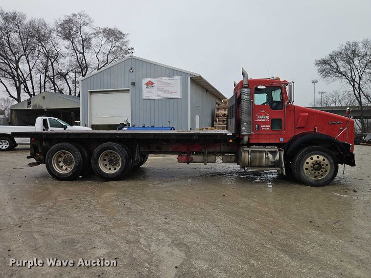 image for item EO7058 2006 Kenworth T800 flatbed truck