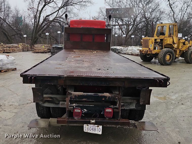 image for item EO7058 2006 Kenworth T800 flatbed truck