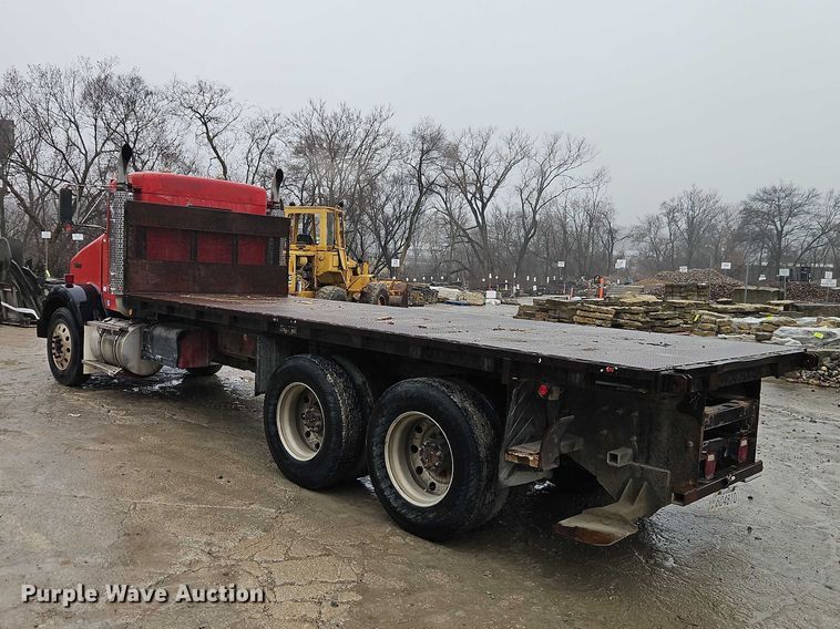image for item EO7058 2006 Kenworth T800 flatbed truck