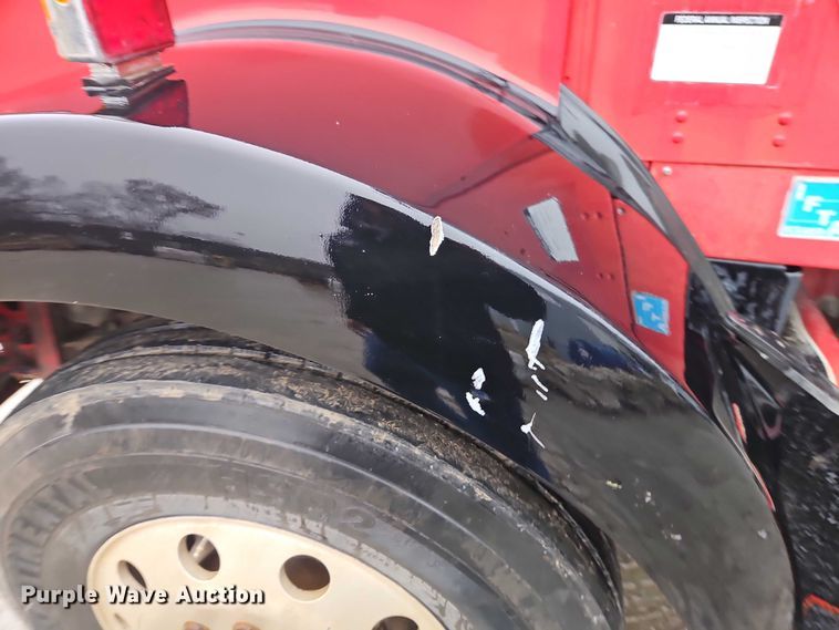 image for item EO7058 2006 Kenworth T800 flatbed truck