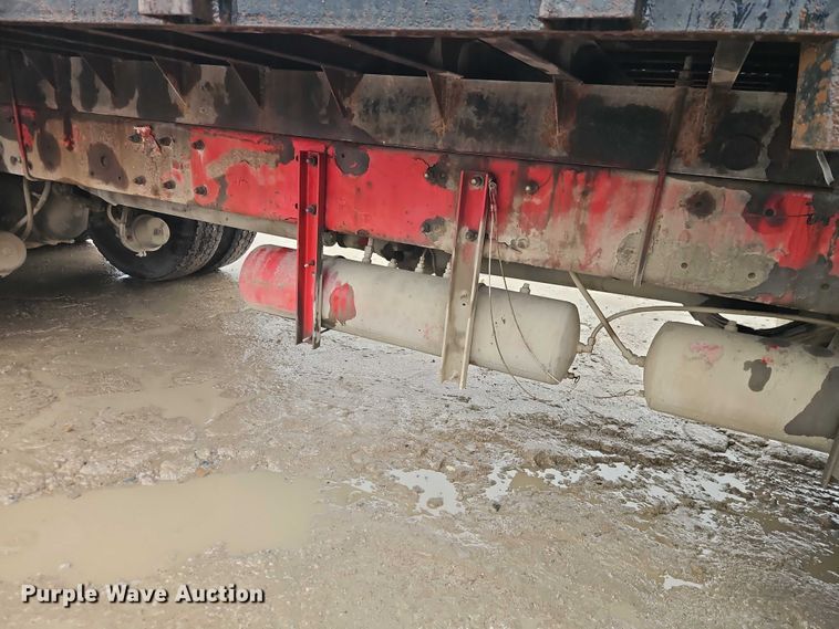 image for item EO7058 2006 Kenworth T800 flatbed truck